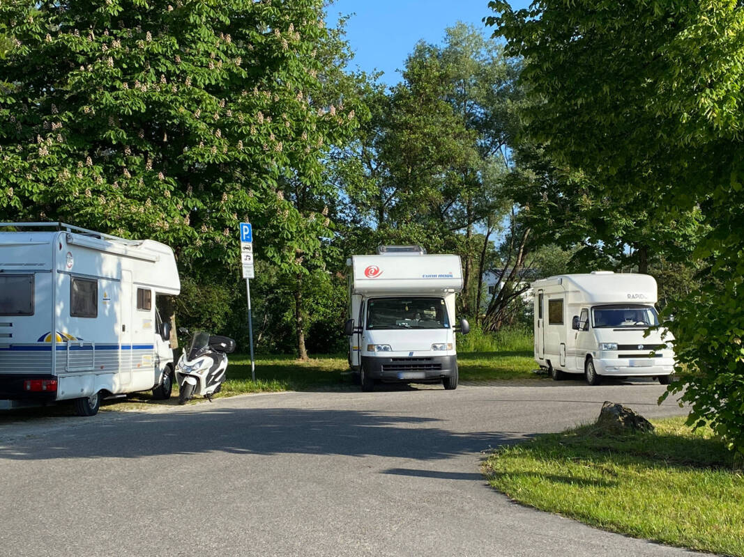 Wohnmobilstellplatz "Am Braunweiher" Manching