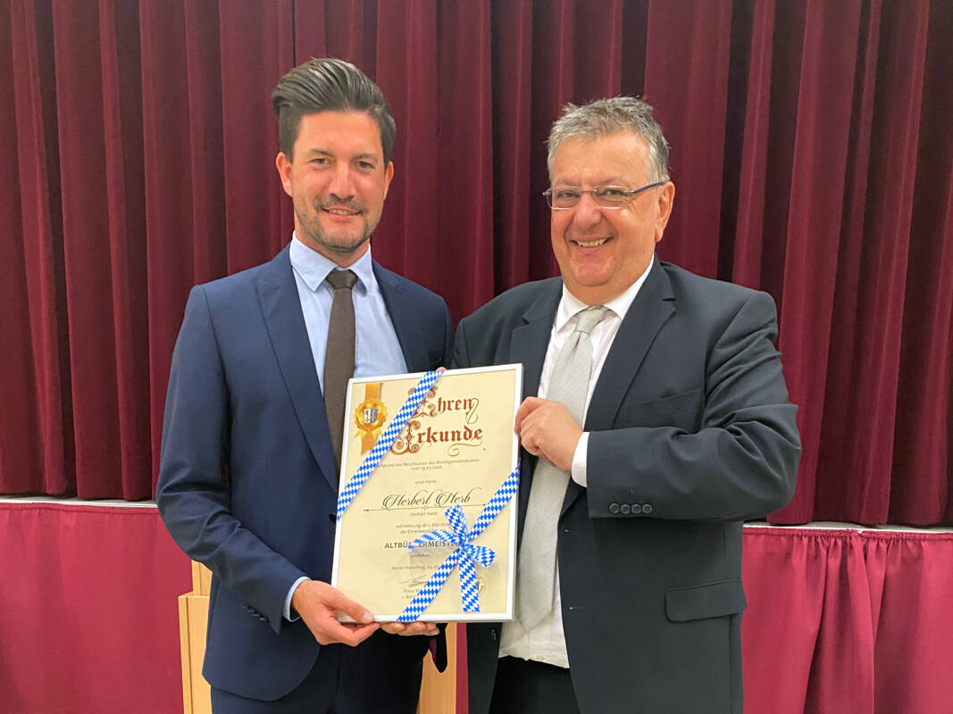 Herbert Nerb zum Altbürgermeister des Marktes Manching ernannt